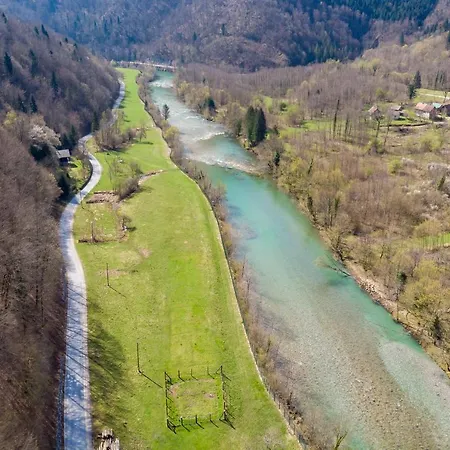 Fani's Riverside - Happy *