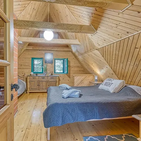 Chalet Fani's Riverside - Happy