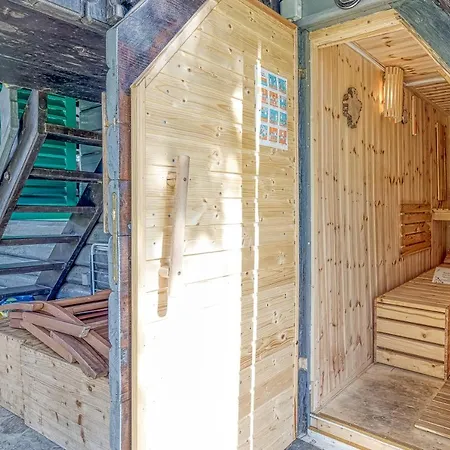 Chalet Fani'S Riverside Home With Sauna & Beach - Happy Rentals