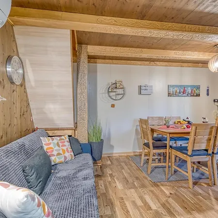 Fani'S Riverside Home With Sauna & Beach - Happy Rentals * Kostel