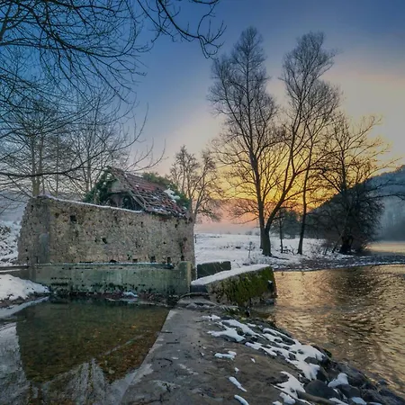 Fani'S Riverside Home With Sauna & Beach - Happy Rentals *