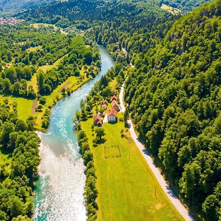 Fani's Riverside With Sauna & - Happy Chalet