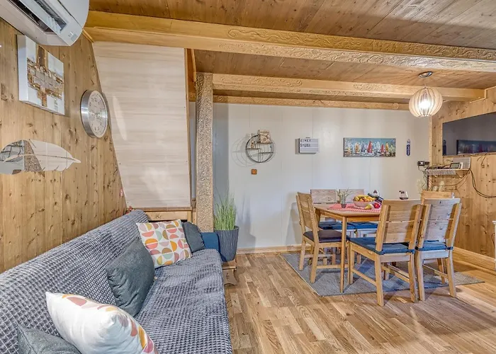 Fani's Riverside - Happy * Kostel